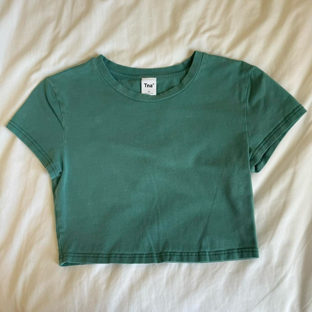 ARITZIA / TNA baby tee